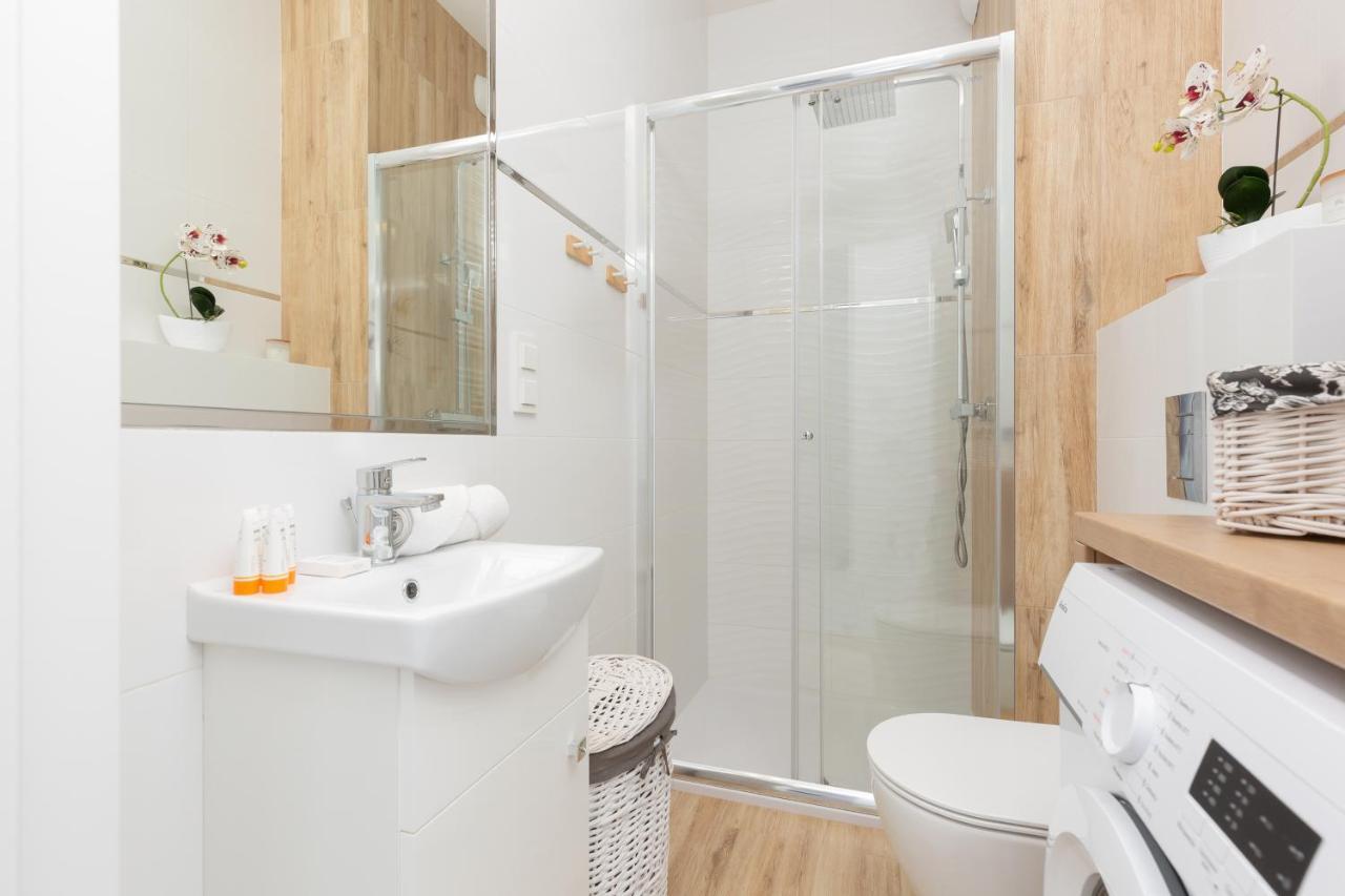Warsaw Kotsisa Apartments With Parking By Noclegi Renters 外观 照片