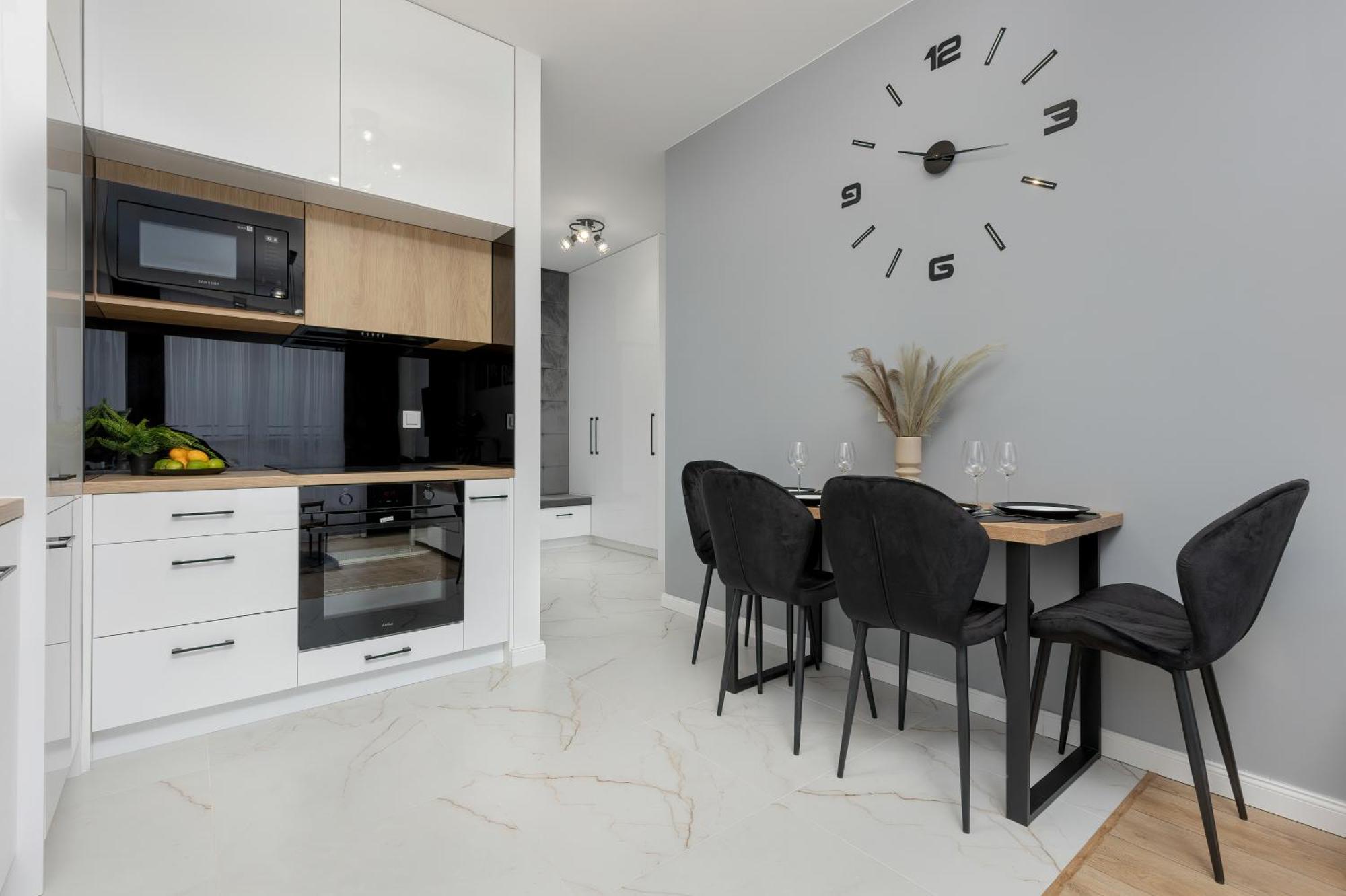 Warsaw Kotsisa Apartments With Parking By Noclegi Renters 外观 照片