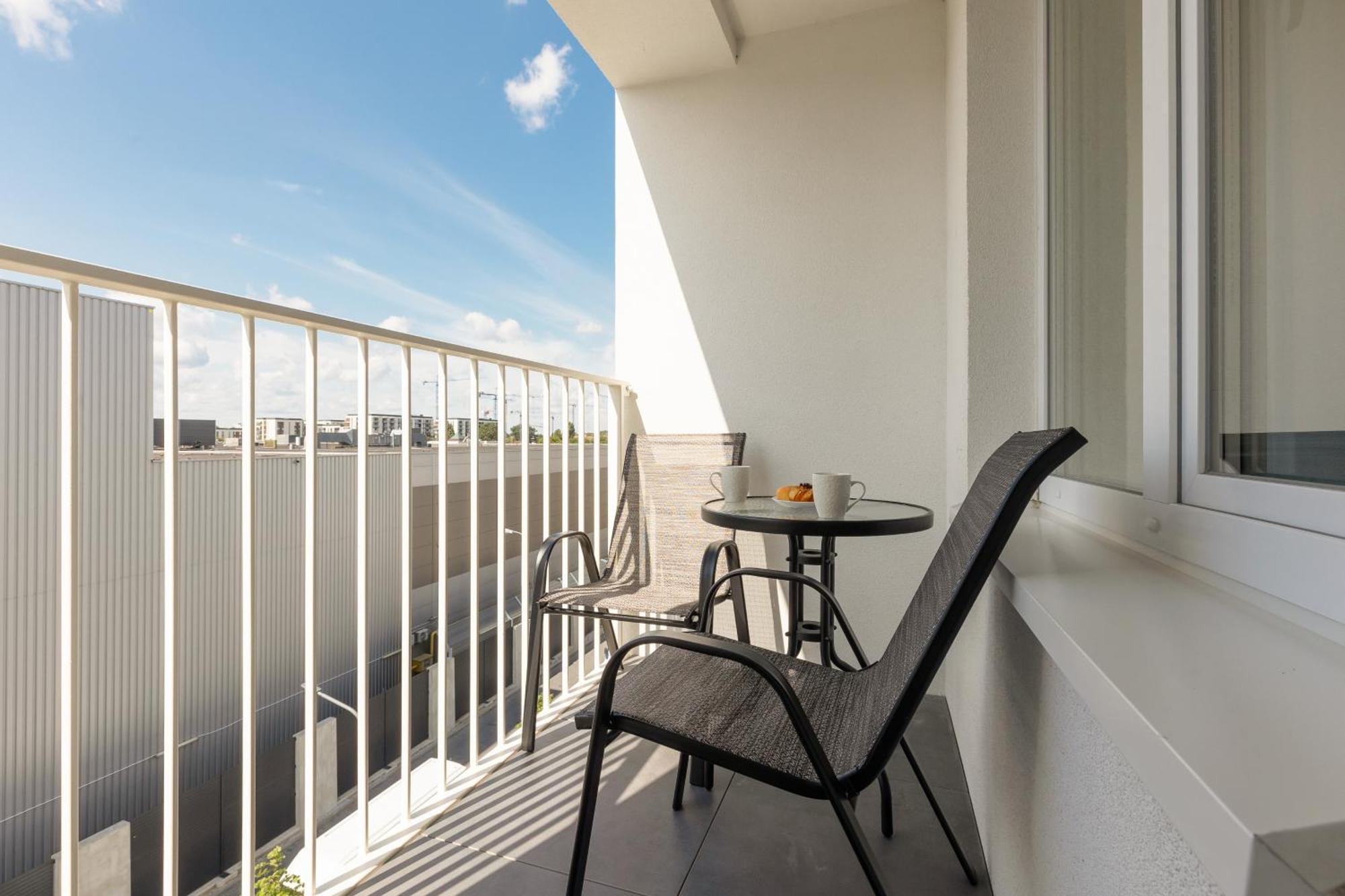 Warsaw Kotsisa Apartments With Parking By Noclegi Renters 外观 照片